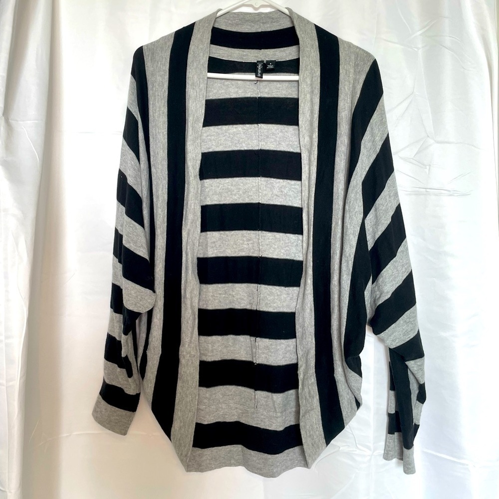 Relativity/ gray and black striped cardigan​​​​​​​​​​​​